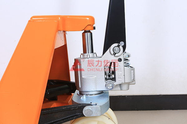 手動液壓搬運(yùn)車